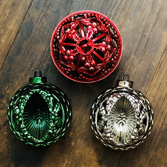 🎄SALE Set of 3 Vintage Mid Century Ornaments, 2-sided indent, decorative cutouts - Picture 1 of 11